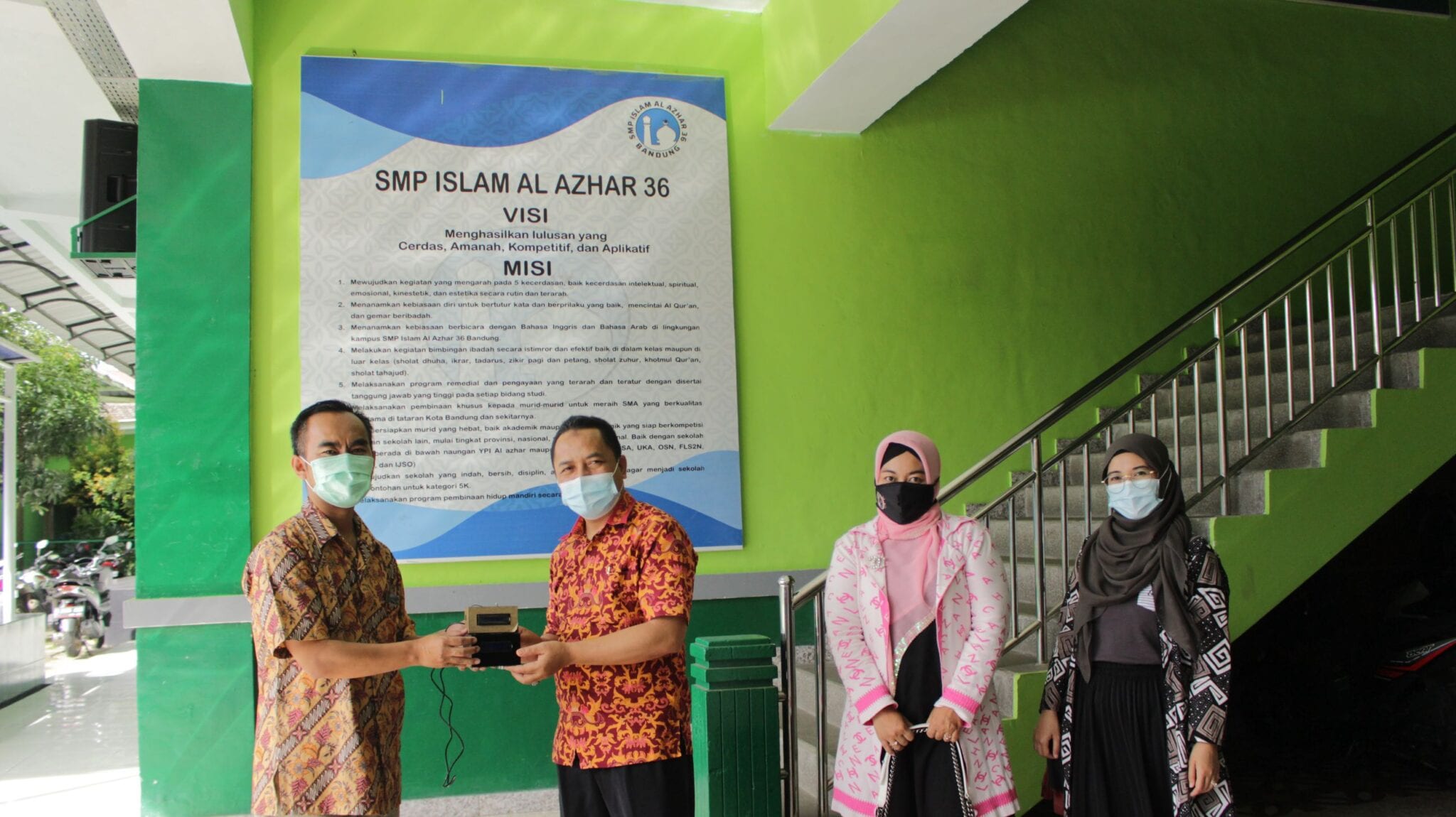 Pengembangan Wastafel Portabel Berbasis IOT dalam rangka Program Adaptasi Kebiasaan Baru (AKB) di SMPI Al Azhar 36 Bandung